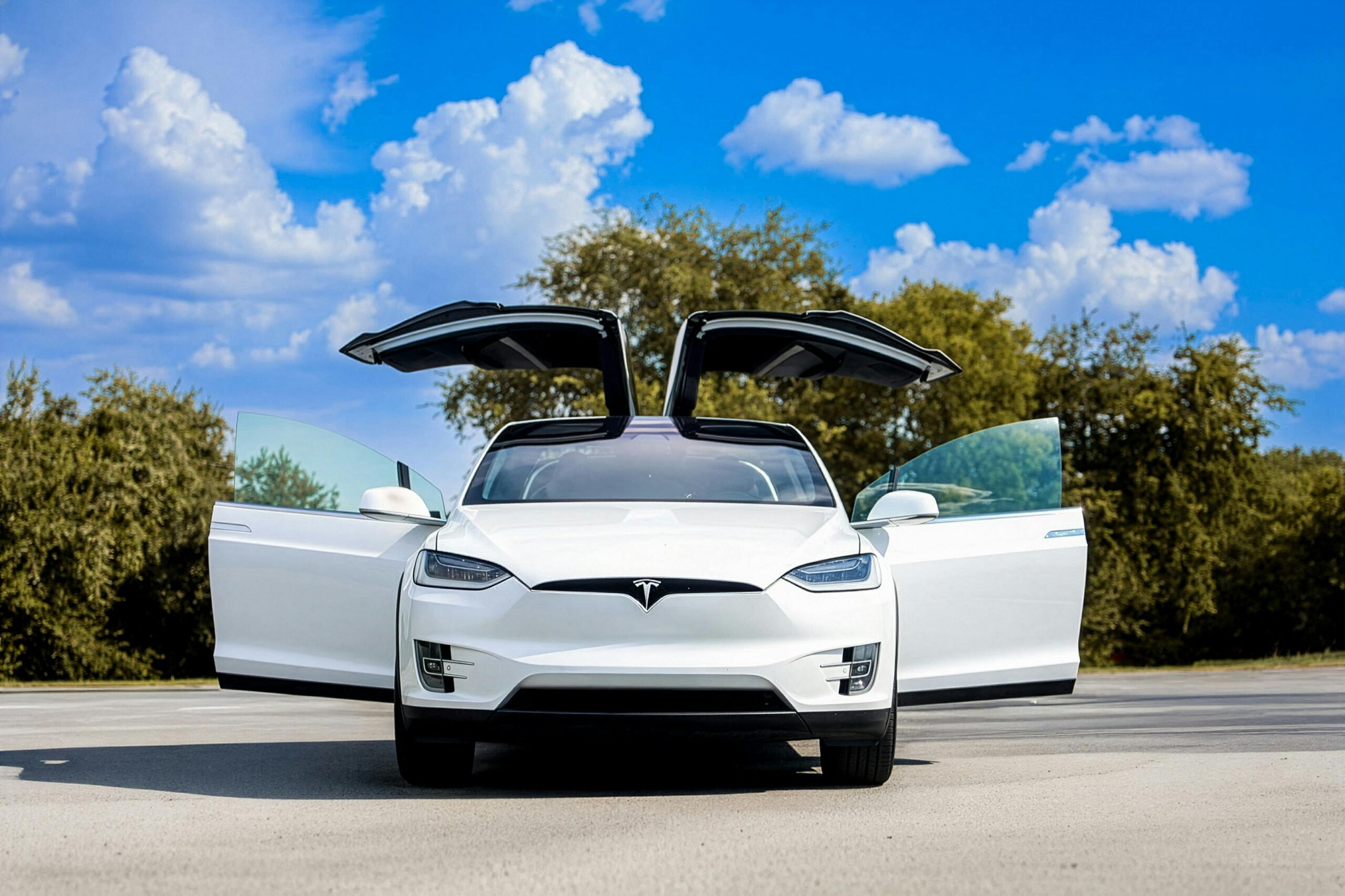 Why Electric Luxury Cars Are the Future of Driving